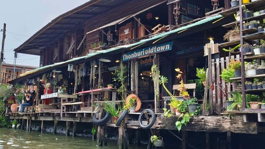 1 Hr Private Bangkok Canal Boat Tour: Traditional Flat Boat - Wat Absonsawan and Wat Khun Chan from the water