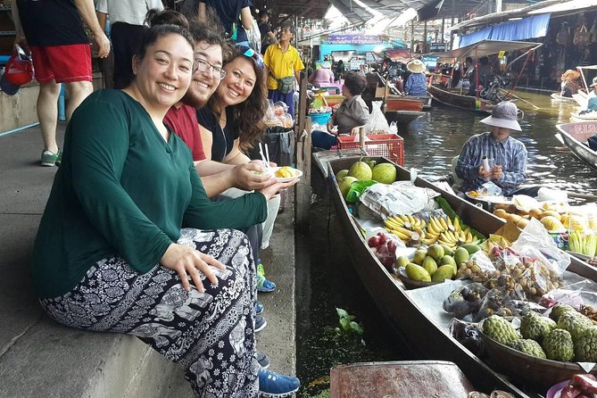 2-hour Bangkok Old City Night CHOB TUK TUK + Talat Noi Street Art - Old City walls and the famous backpacker street