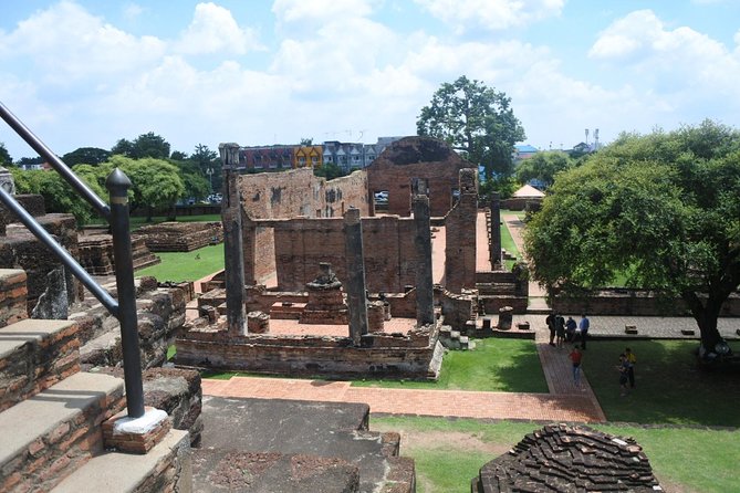 A Day in Ayutthaya: Private 5 UNESCO Temples Tour From Bangkok - Buffet lunch between the historic stops
