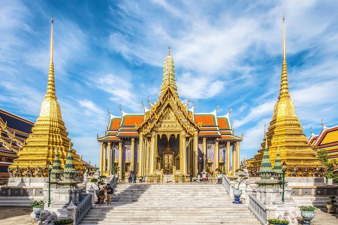 Amazing Bangkok Tour with Grand Palace, Emerald Buddha & Wat Arun - Entering the Grand Palace after 150 years of royal use