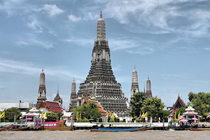 Amazing Bangkok Tour with Grand Palace, Emerald Buddha & Wat Arun - Crossing the Chao Phraya to Wat Arun
