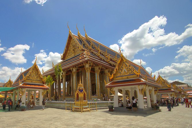 Amazing Bangkok Tour with Grand Palace, Emerald Buddha & Wat Arun - What the private guide adds
