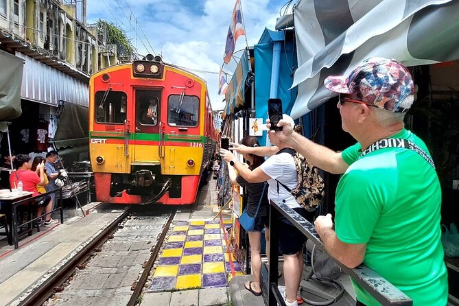 Amphawa and Railway Markets with Boat Ride Group Tour - Why the railway market is best seen from the train