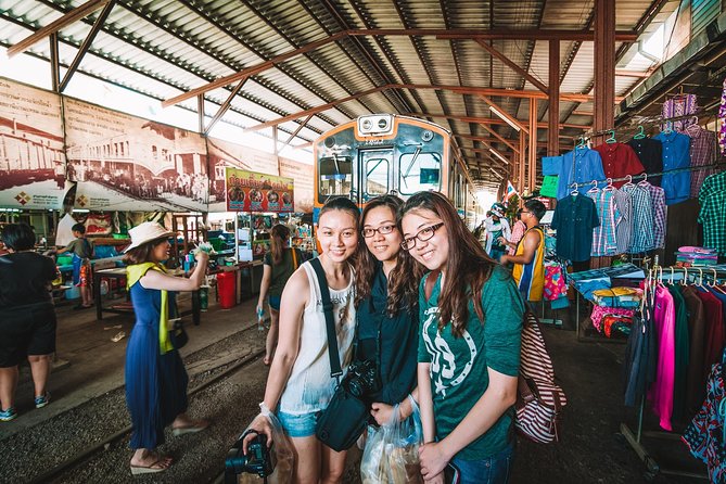 Amphawa Floating & Maeklong Railway Train Market (Small Group) - The guide can make or break the day