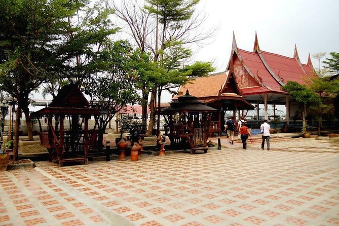 Ancient Wonders of Ayutthaya with Return Scenic River Cruise - Wat Mahathat and the famous Buddha image