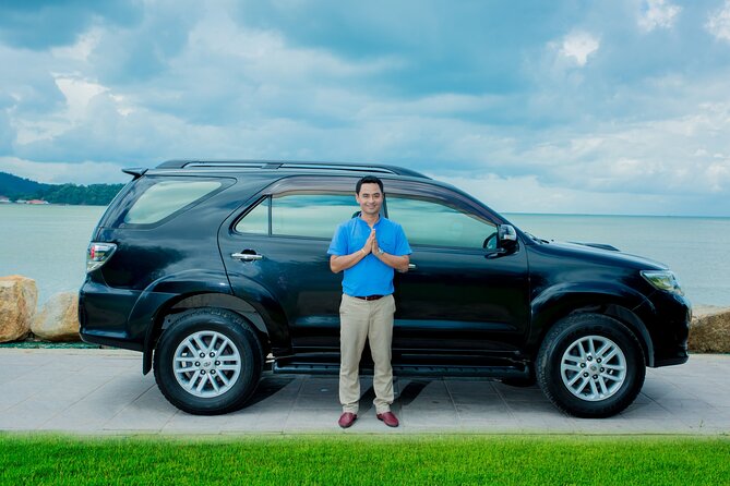 Arrival Private Airport Transfer : Bangkok Airport to Hotel in Bangkok - Finding your name at Gate 4