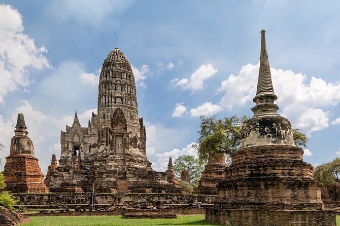 Ayutthaya Bicycle Tour with Scenic Boat Experience - Why cycling makes sense in Ayutthaya