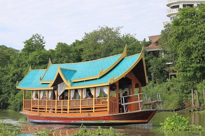 Ayutthaya Bicycle Tour with Scenic Boat Experience - Wat Phra Ram beside the old royal center