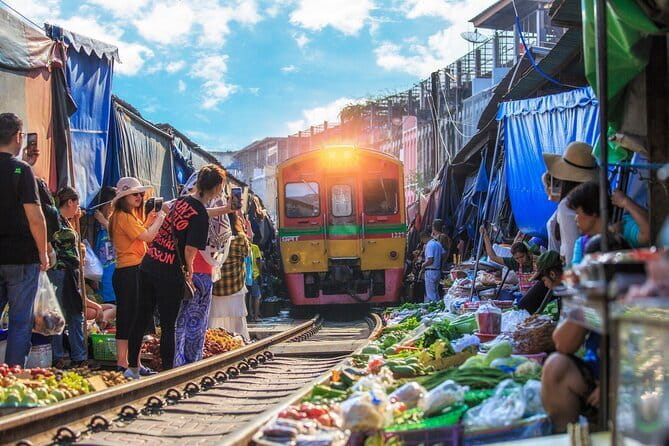 Ayutthaya Bicycle Tour with Scenic Boat Experience - From bicycles to a tuk-tuk and the pier