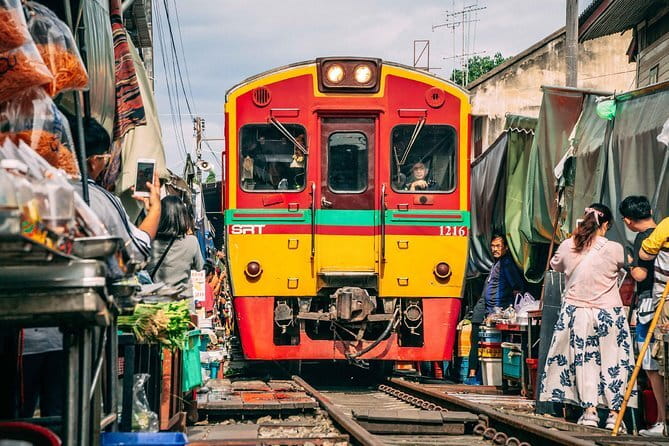 Ayutthaya, Damnoen Floating & Maeklong Railway Market Day Tour - Why this three-stop day works