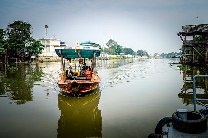 Ayutthaya Famous Temple & Scenic Boat Tour From Train Station - Who should book this experience