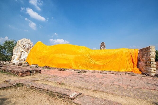Ayutthaya Funky Frogy Tuk Tuk Experience With Famous Temple - Wat Chaiwatthanaram beside the river