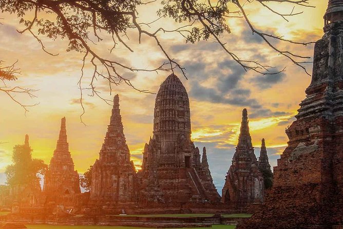 Ayutthaya Guided UNESCO Heritage Tour Including Lunch & Transfers - Wihan Phra Mongkhon Bophit and its huge bronze Buddha