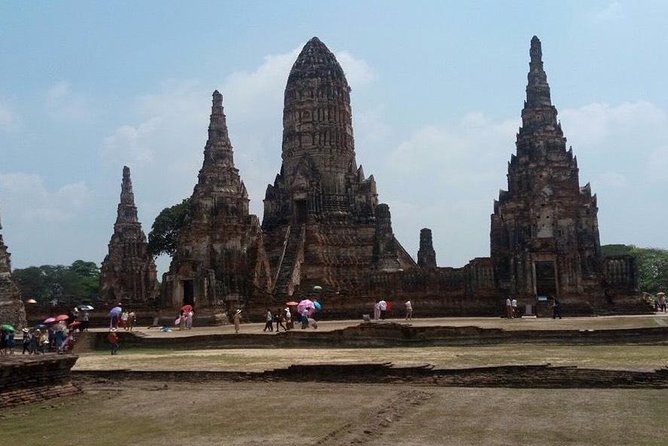 Ayutthaya Guided UNESCO Heritage Tour Including Lunch & Transfers - Wat Mahathat and the Buddha head in the roots