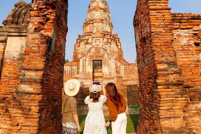 Ayutthaya One Day: Famous Temples & Bang Pa-In Palace Tour - The central Ayutthaya break is useful, but watch the clock