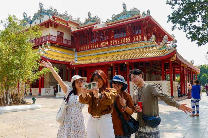 Ayutthaya One Day: Famous Temples & Bang Pa-In Palace Tour - Wat Maha That is the must-see image