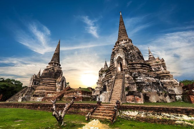 Ayutthaya Temples and Ayothaya Floating Market From Bangkok - The guides can shape the whole day