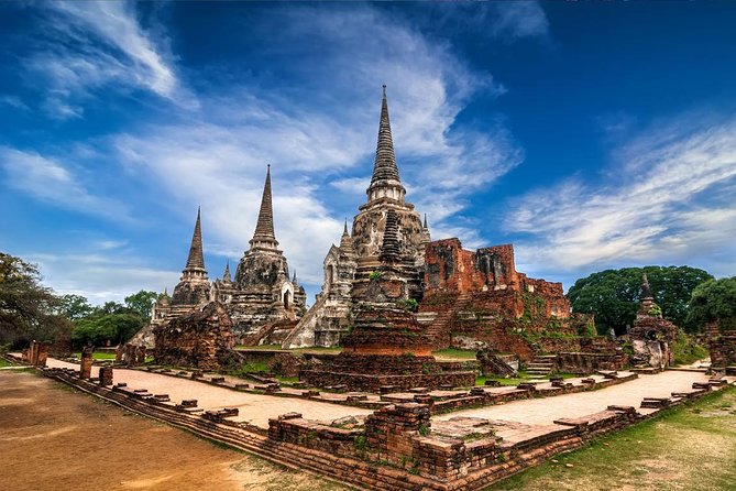 Ayutthaya Tour from Bangkok with Grand Pearl River Cruise - Wihan Phra Mongkhon Bophit’s giant bronze Buddha