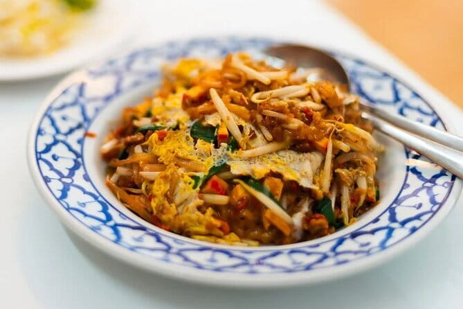 Backstreet Bangkok Exploring the Cradle of Thai Cooking - Key points at a glance