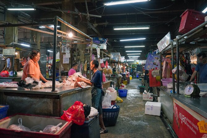 Bang Rak Backstreets: Local Bites & Culture Walking Tour - Warehouse 30, street art, Thai tea, and fruit juice