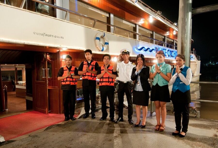 Bangkok: 2-Hour Dinner & Shows on White Orchid River Cruise - The buffet: plenty of choice, modest expectations