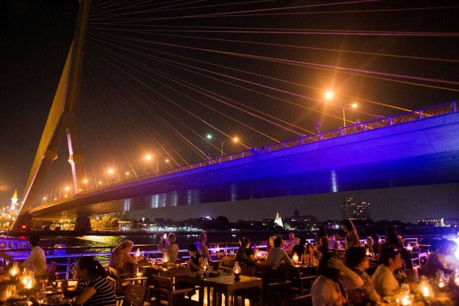 Bangkok: 2-Hour Dinner & Shows on White Orchid River Cruise - Timing, traffic, and the meeting point