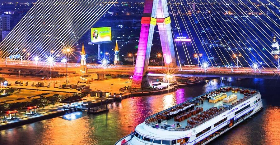 Bangkok: 2-Hour Dinner & Shows on White Orchid River Cruise - Boarding and the first moments on the river