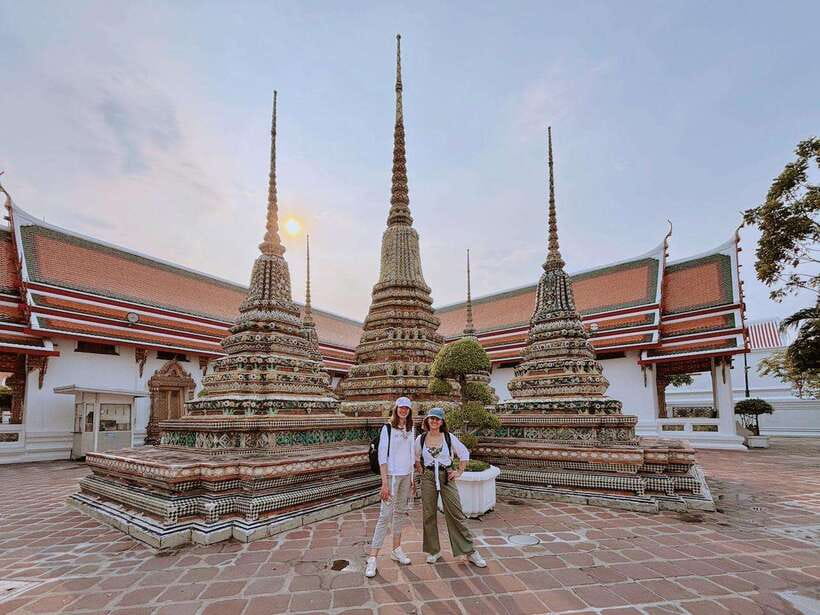 Bangkok: 2 Hours Grand Palace & Wat Pho Private Tour - Wat Phra Kaew and the Grand Palace