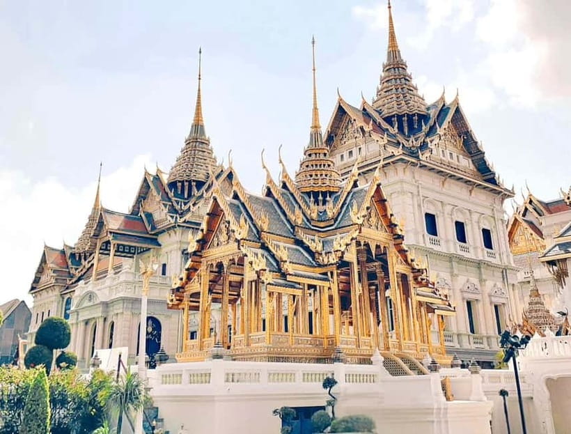 Bangkok: 2 Hours Grand Palace & Wat Pho Private Tour - The tuk-tuk ride to Wat Pho