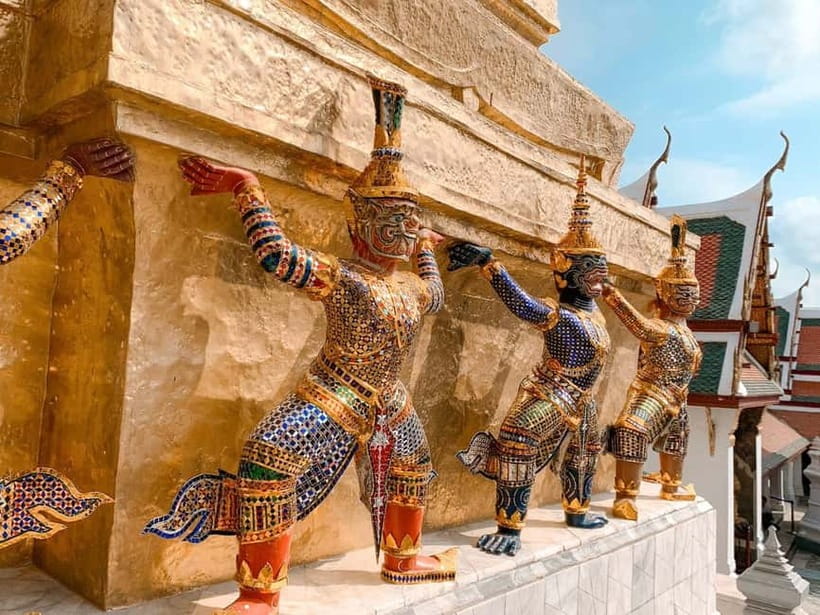 Bangkok: 2 Hours Grand Palace & Wat Pho Private Tour - Tha Tian Pier and the Wat Arun view