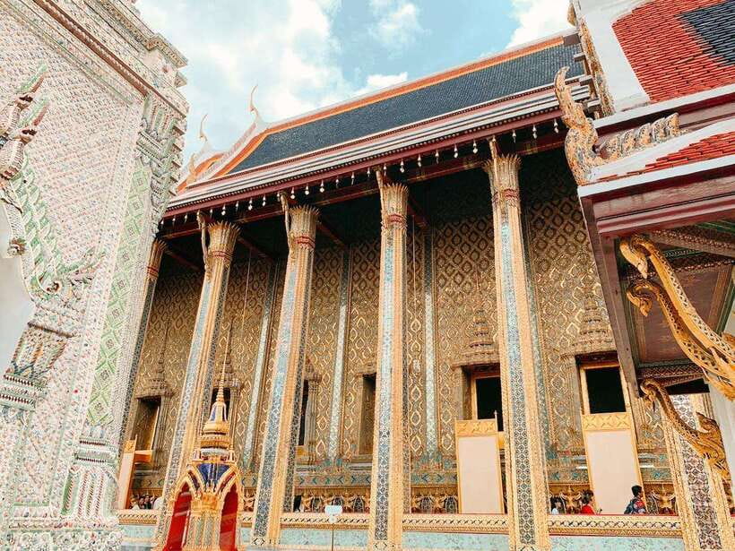 Bangkok: 2 Hours Grand Palace & Wat Pho Private Tour - What the private guide adds