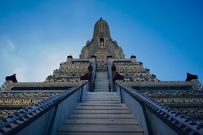 Bangkok 3 Temple Walking Tour: Wat Arun, Wat Pho, Wat Traimit - Three Bangkok temples, one efficient morning