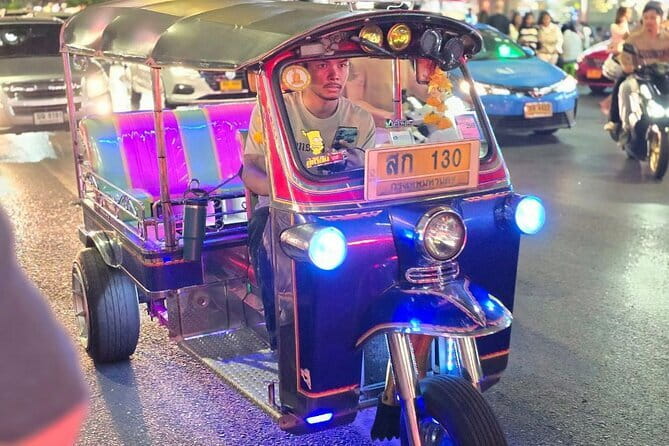 Bangkok: A 4 Hours Tuk Tuk Sightseeing Tour At Iconic Landmarks - Meeting at Saphan Taksin and taking the river route