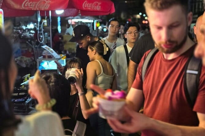 Bangkok: A 4 Hours Tuk Tuk Sightseeing Tour At Iconic Landmarks - Chinatown food, dessert, and the final stop
