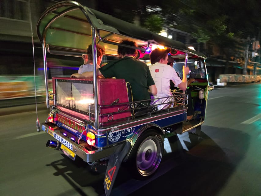 Bangkok: A 4 Hours Tuk Tuk Sightseeing Tour Iconic Landmarks - Why this four-hour route works after dark