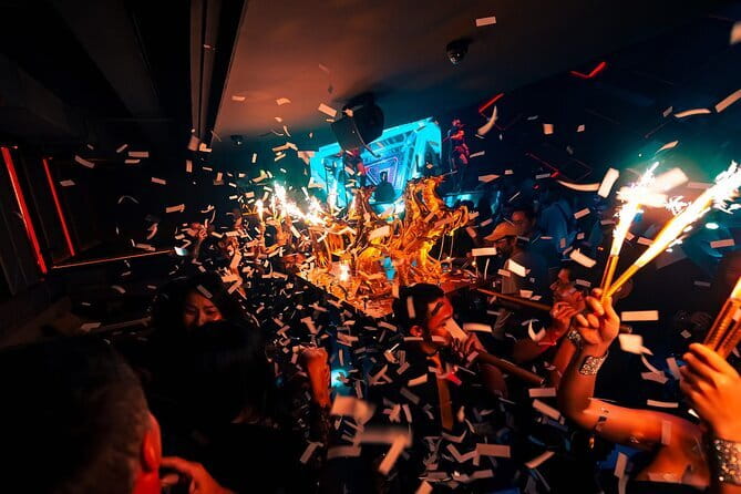 Bangkok After Dark: Pub Crawl Adventure - Starting at Hemingway with a welcome drink