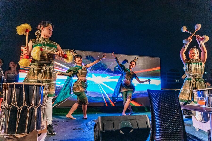 Bangkok: Alangka Luxury Buffet Dinner Cruise With Live Music - Is the two-hour length right?