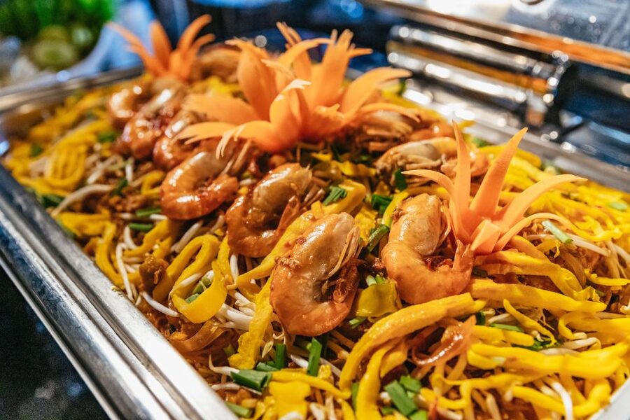 Bangkok: Alangka Luxury Buffet Dinner Cruise With Live Music - What the $31 price really buys you