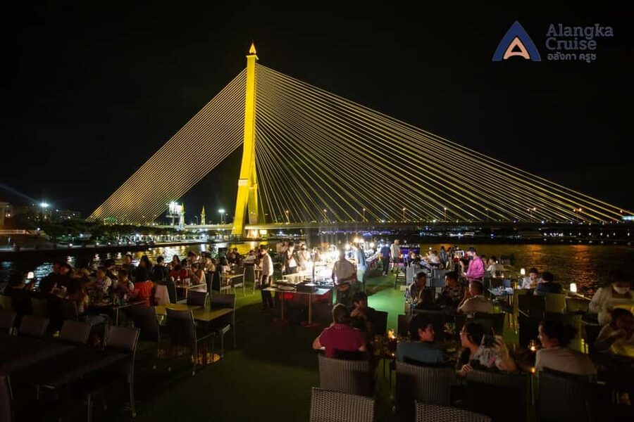 Bangkok: Alangka Luxury Cruise with Buffet and Live Music - Thai music, dance, and the onboard atmosphere