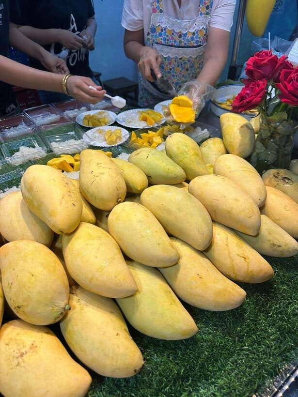 Bangkok Authentic Tasting Thai-Chinatown Walking Food Tour - Why Michelin Guide stops matter here