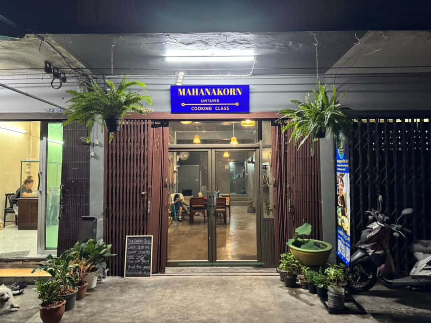 Bangkok: Authentic Thai Cooking Class with Local Host - Vegetarian, vegan, and allergy-friendly adjustments
