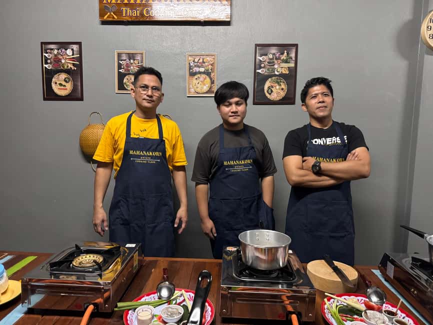 Bangkok: Authentic Thai Cooking Class with Local Host - Eating together after the cooking