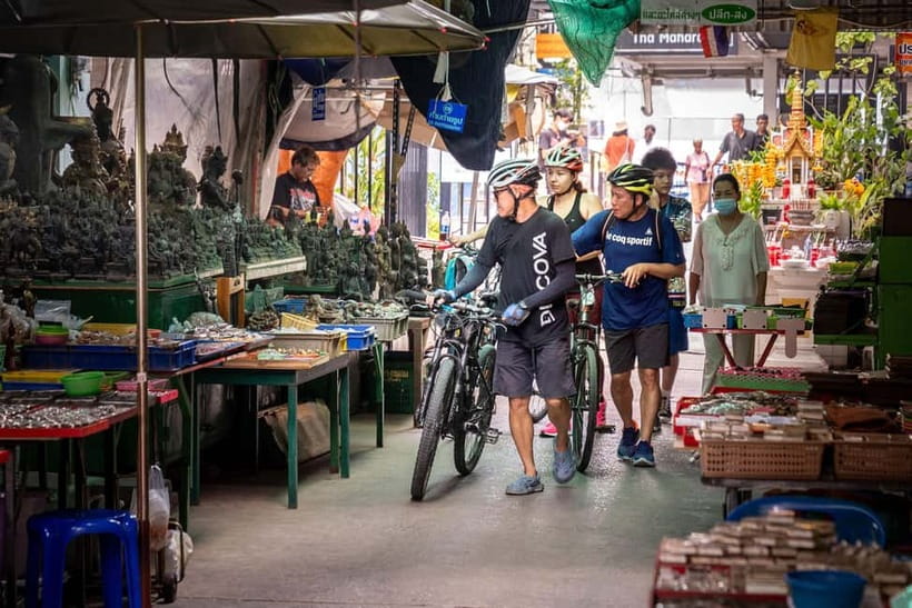 Bangkok: Backstreets and Historic Temples Bike Tour - Why this bike tour shows you a different Bangkok