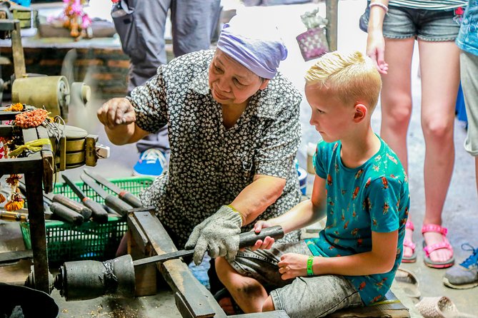 Bangkok: Backstreets and Temple Historic Bike Tour - Bangkok Noi and the canal-side community