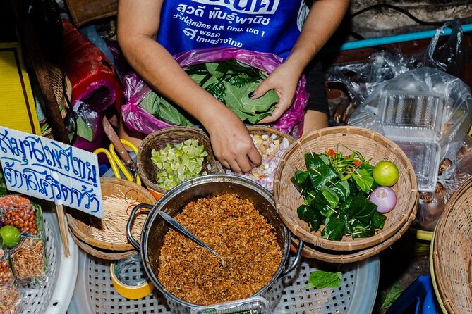Bangkok: Backstreets Food Tour with 15+ Tastings - First tastes: dumplings, sauces, and charcoal smoke