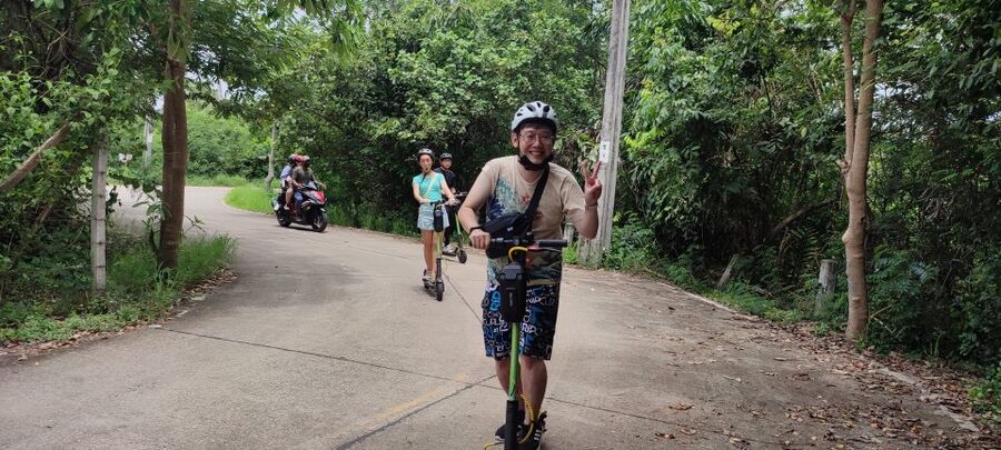 Bangkok: Bang Kachao E-Scooter Jungle Tour - Sri Nakhon Khuean Khan Park and Botanical Garden