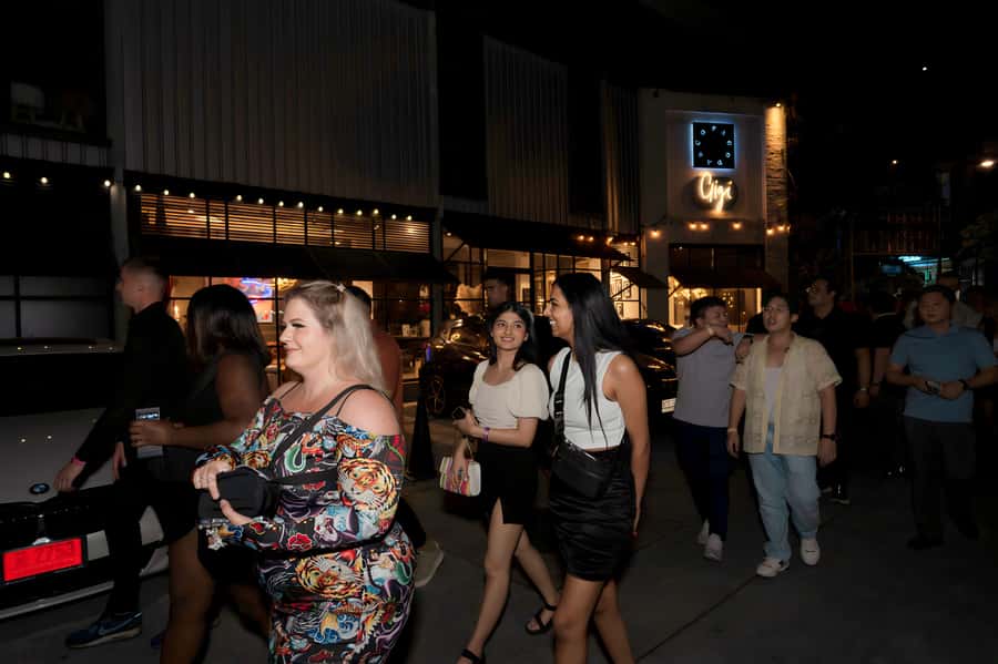 Bangkok: Bar and Club Crawl - The true cost is more than $45