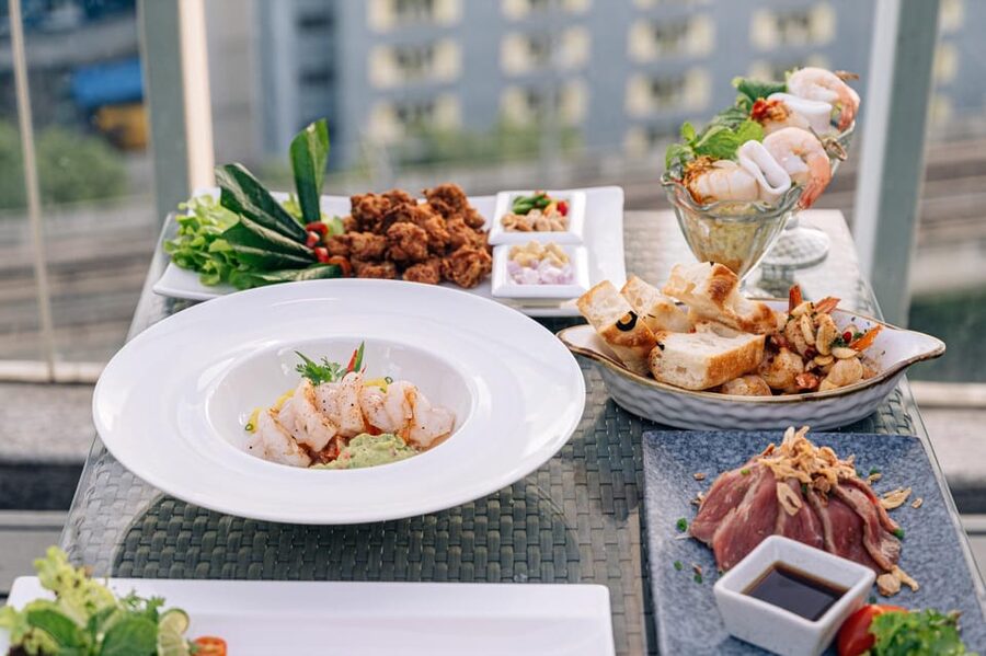 Bangkok: Barracuda Rooftop Bar Akara Hotel - Dress rules are stricter than casual rooftop bars