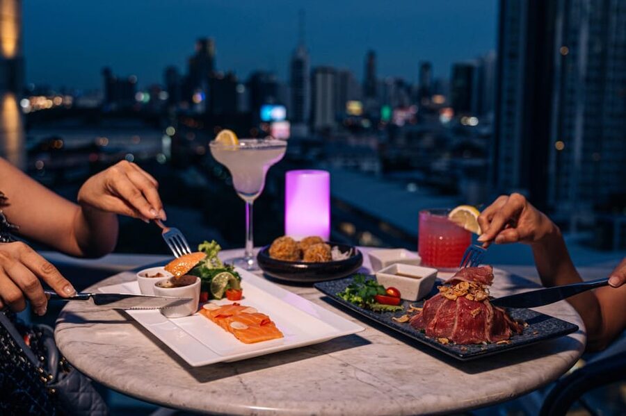 Bangkok: Barracuda Rooftop Bar Akara Hotel - What happens during the 90 minutes
