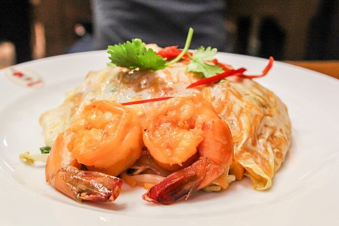 Bangkok Best Midnight Food Tour by Tuk Tuk - A bar stop before the final dish